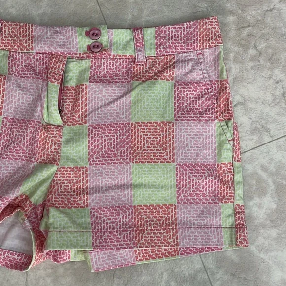 Vineyard Vines Stylish Checkered Women's Shorts 10 - Picture 2 of 4